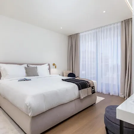 Holiday home Luxurious In